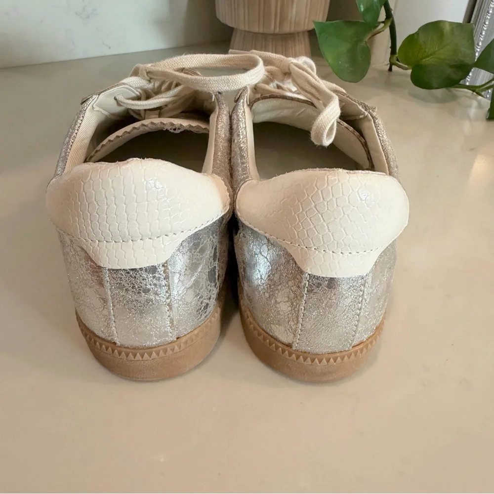 Dolce Vita Metallic Silver and Cream Low-Top Sneakers